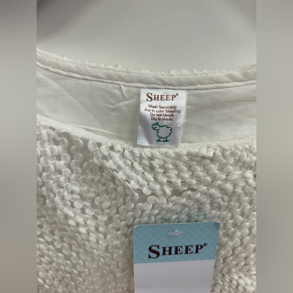 NWT LACE BLOUSE SHEEP TWO LAYERS AND RUFFLED SLEEVES IN CREAM COLOUR SIZE MEDIUM - Picture 3 of 6